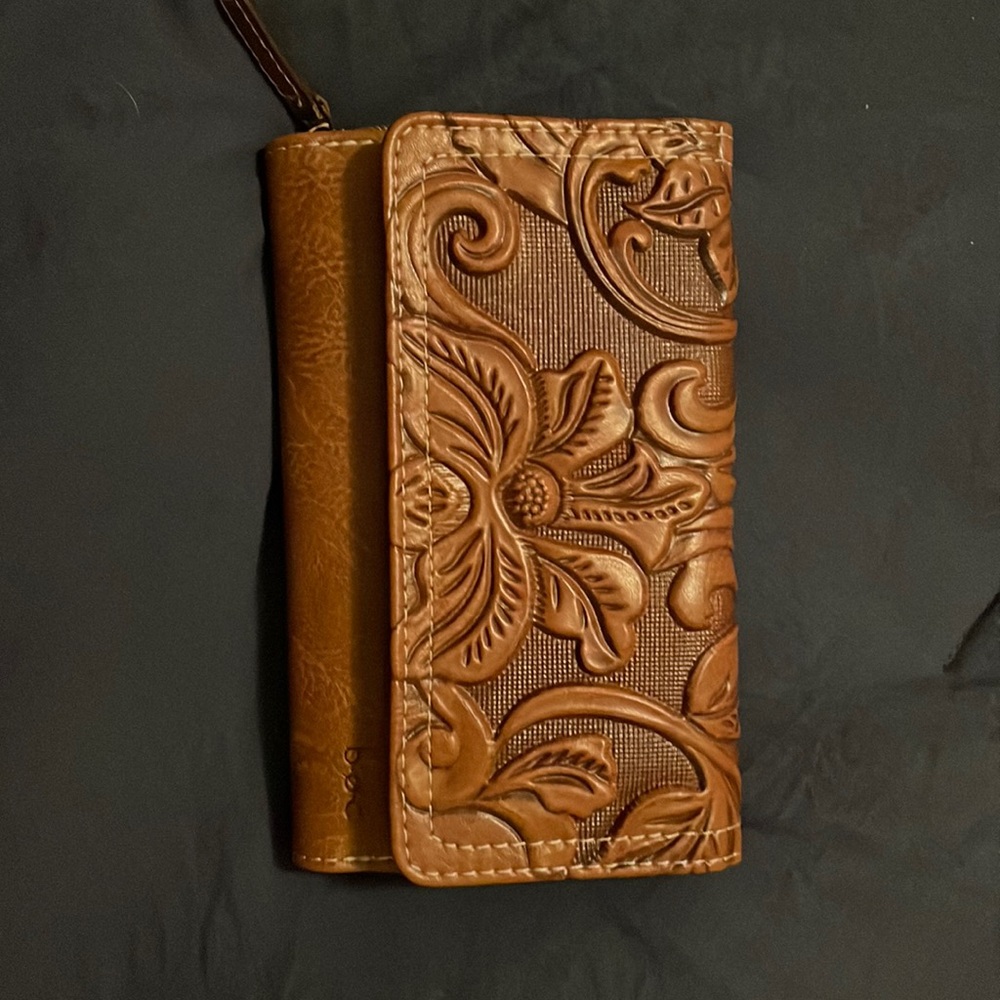 Women’s B.O.C millstone deluxe wallet. Hand Tooled western inspired.